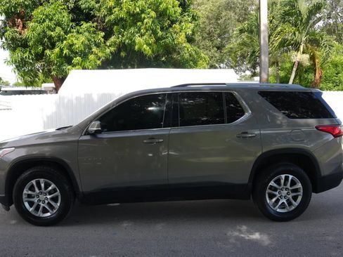 Used 2018 Chevrolet Traverse LT FWD image 3