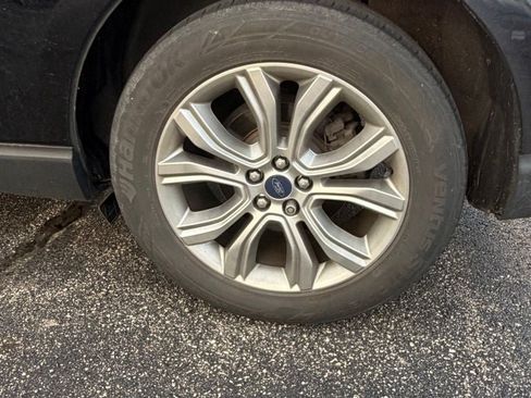 Used 2019 Ford Edge Titanium w/ Equipment Group 301A FWD image 24