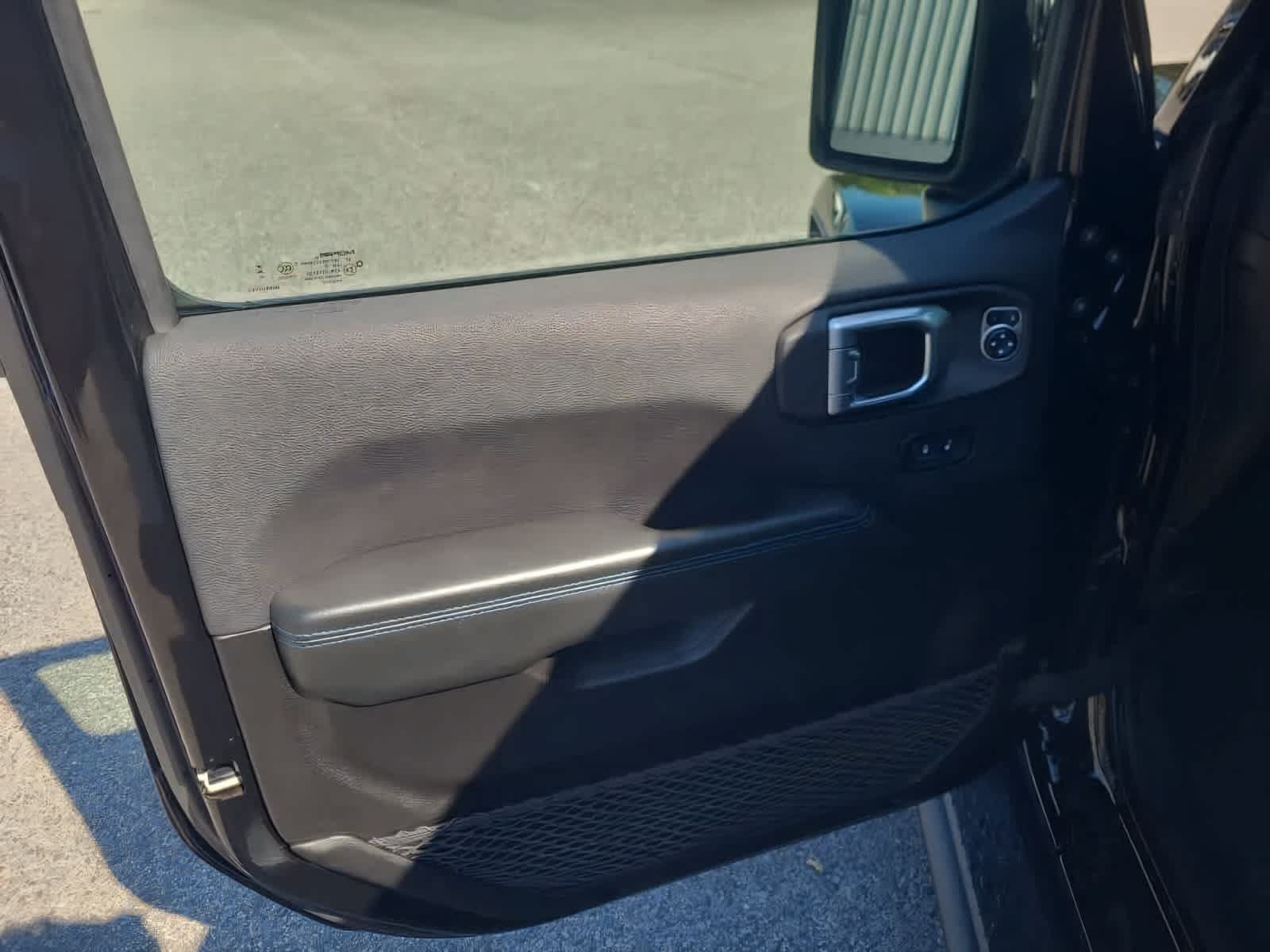 Used 2024 Jeep Wrangler High Altitude AWD/4WD image 10