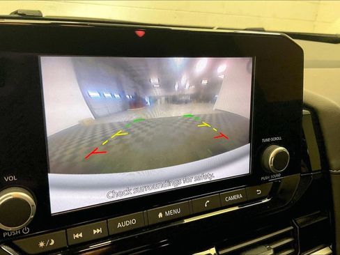 Certified 2024 Nissan Pathfinder SV image 18