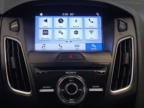 Used 2016 Ford Focus Titanium FWD image 25