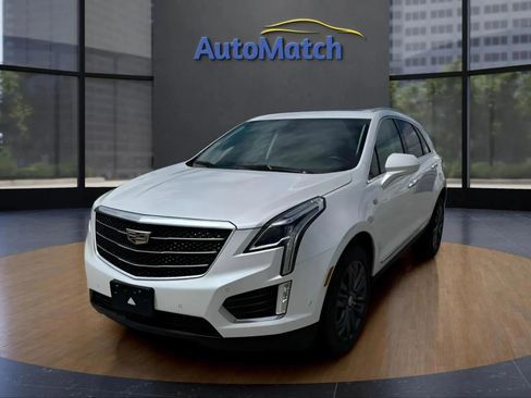 Used 2019 Cadillac XT5 Premium Luxury w/ Driver Assist Package AWD/4WD image 3