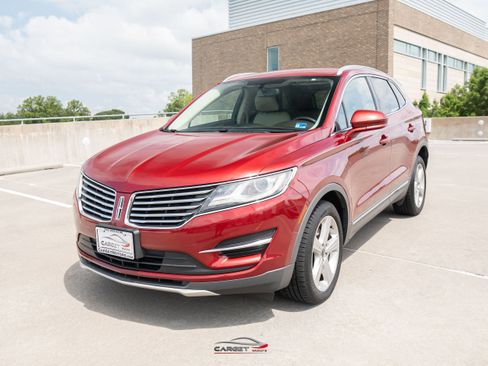 Used 2017 Lincoln MKC Premiere AWD/4WD image 3