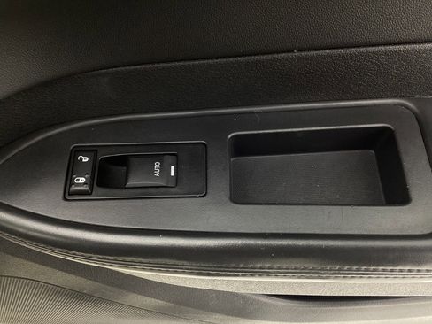 Used 2009 Chrysler 300 C image 38