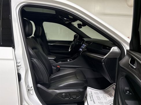 Used 2024 Jeep Grand Cherokee Limited 4xe image 23