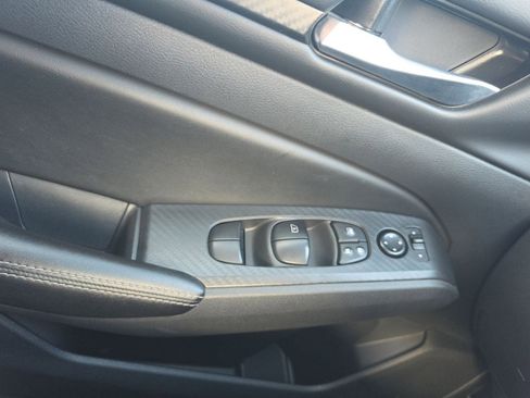Used 2025 Nissan Altima 2.5 SV FWD image 18