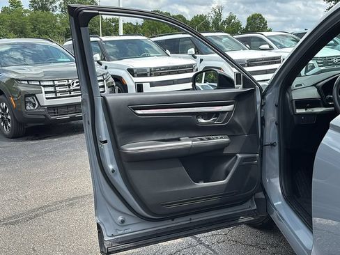 Used 2024 Honda CR-V Sport image 11