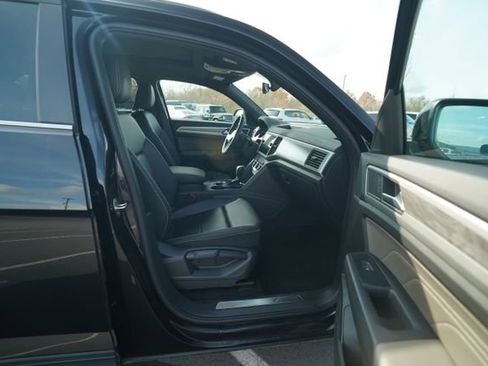 Used 2021 Volkswagen Atlas Cross Sport SE w/ Panoramic Sunroof Package image 20