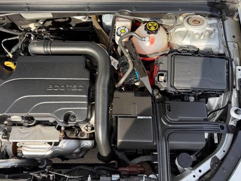 Used 2019 Chevrolet Malibu LS image 12