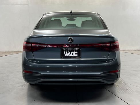 Used 2025 Volkswagen Jetta SE FWD image 5