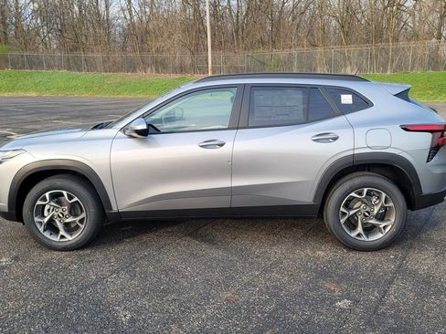 New 2026 Chevrolet Trax LT FWD image 7