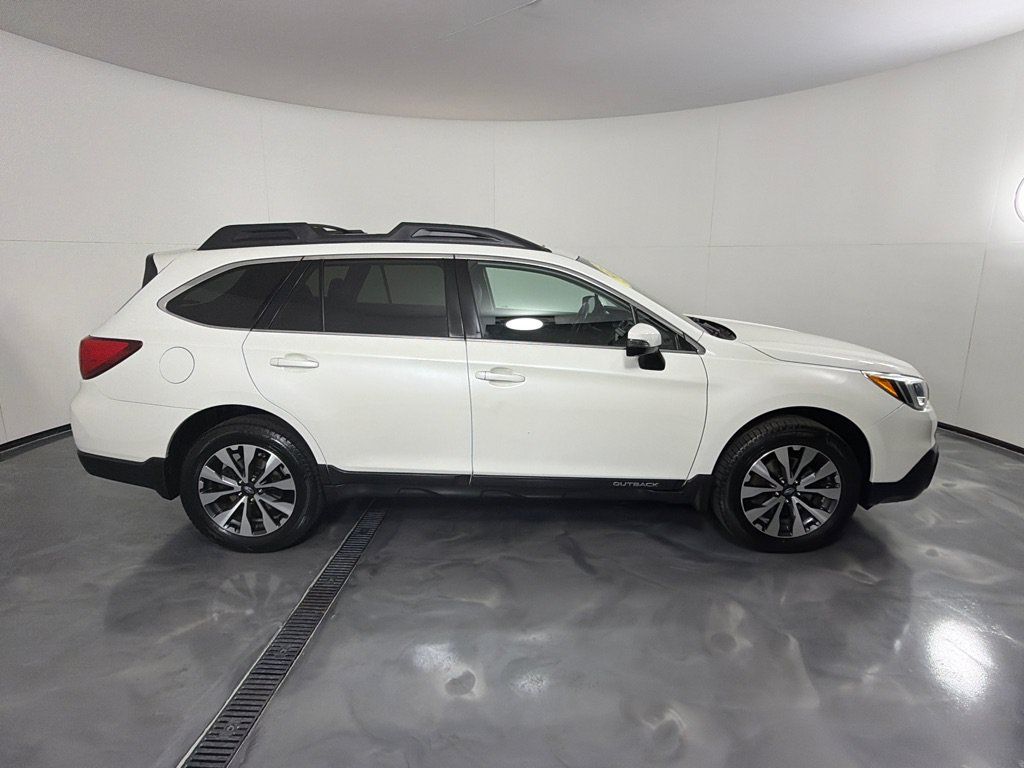 Used 2015 Subaru Outback 2.5i Limited AWD/4WD image 4