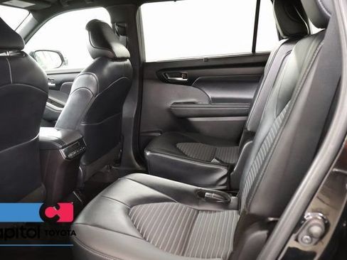 Certified 2025 Toyota Highlander XSE AWD/4WD image 30