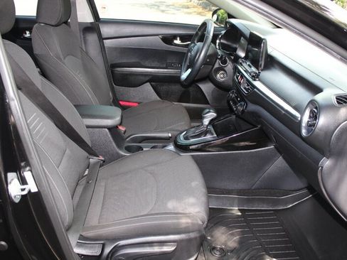 Used 2019 Kia Forte S w/ S Premium Package FWD image 17
