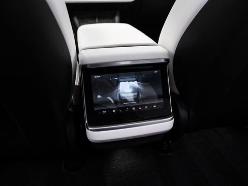 Used 2022 Tesla Model S AWD/4WD image 38