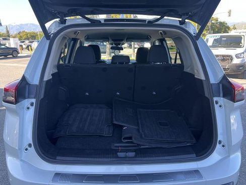 Used 2025 Nissan Rogue SV FWD image 59
