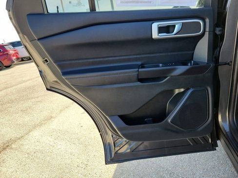 Certified 2020 Ford Explorer XLT w/ Equipment Group 202A AWD/4WD image 15