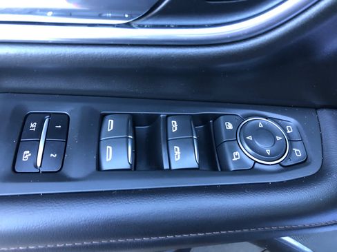 Used 2021 Chevrolet Tahoe High Country w/ Premium Package image 32