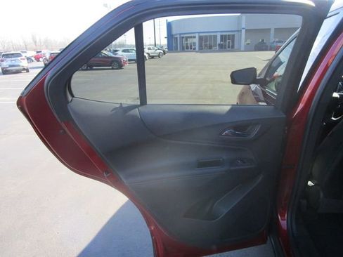 Used 2023 Chevrolet Equinox RS image 19