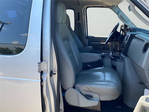 Used 2011 Ford E-350 and Econoline 350 XL RWD image 16