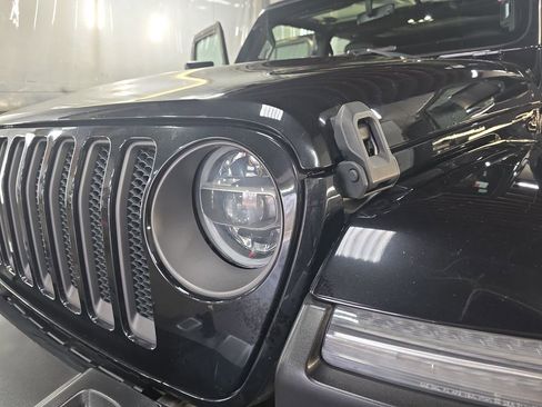 Used 2021 Jeep Wrangler Unlimited Sahara image 30