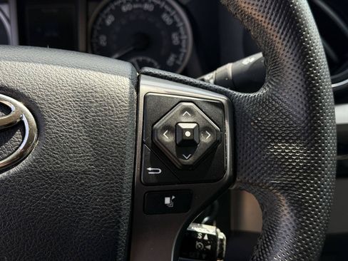Used 2016 Toyota Tacoma SR5 w/ SR5 Appearance Package (SN) RWD image 20