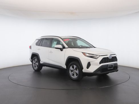 Used 2022 Toyota RAV4 XLE image 33