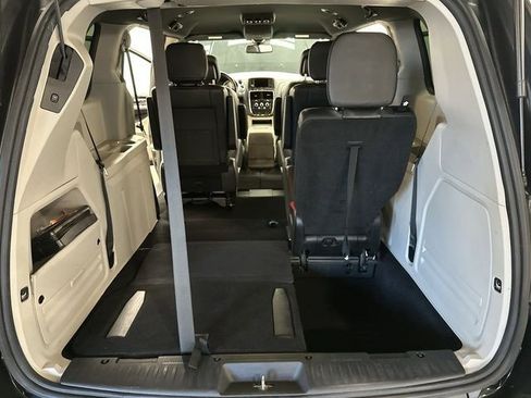 Used 2020 Dodge Grand Caravan SXT image 24