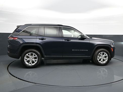 Used 2023 Jeep Grand Cherokee Limited AWD/4WD image 8