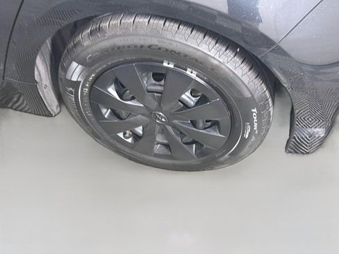 Used 2021 Toyota Corolla L FWD image 11