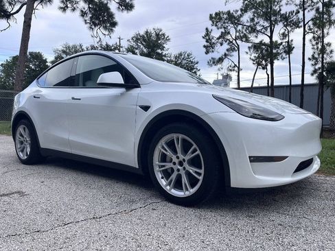 Used 2023 Tesla Model Y Long Range AWD/4WD image 15
