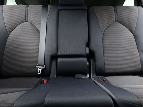 Used 2024 Toyota Highlander LE image 16