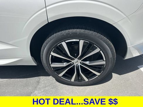 Used 2024 Volvo XC60 B5 Plus AWD/4WD image 10
