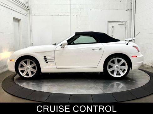 Used 2005 Chrysler Crossfire Limited RWD image 6