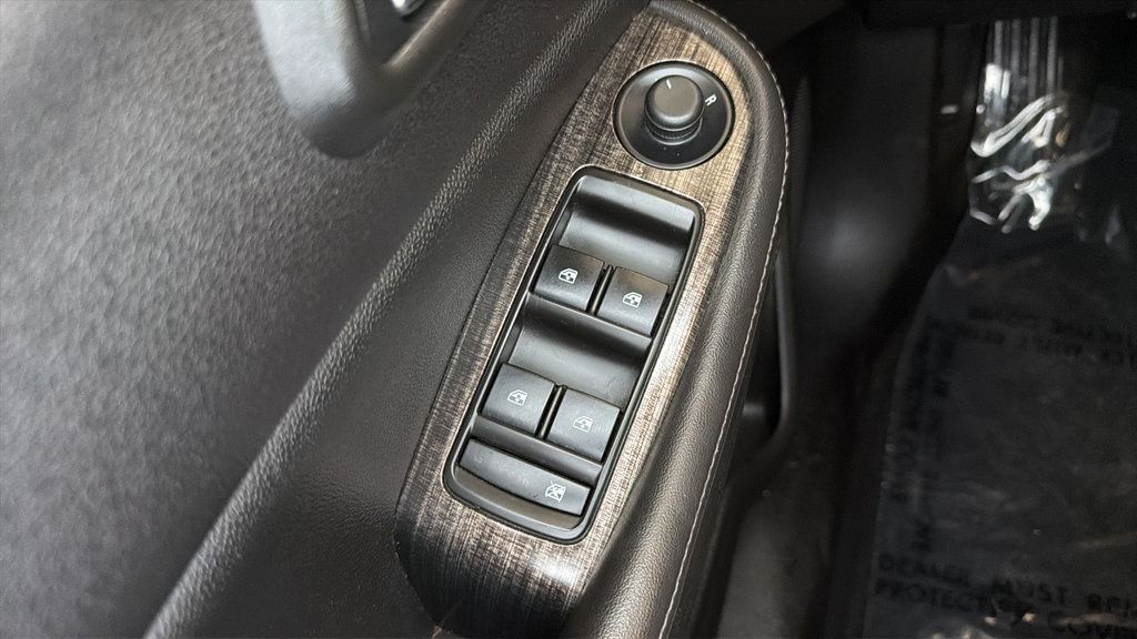 Used 2015 Chevrolet Malibu LT w/ Power Convenience Package FWD image 18