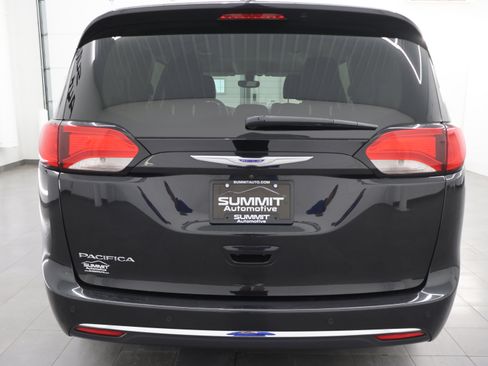 Used 2020 Chrysler Pacifica Touring-L Plus FWD image 26