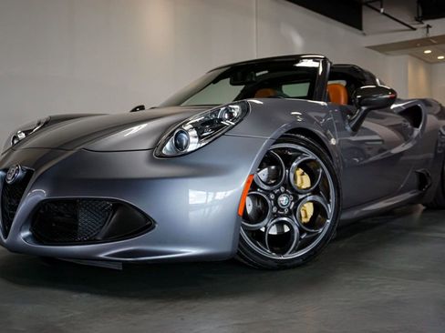Used 2020 Alfa Romeo 4C Spider w/ Bright Package RWD image 87