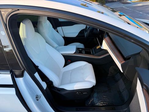 Used 2023 Tesla Model X image 30