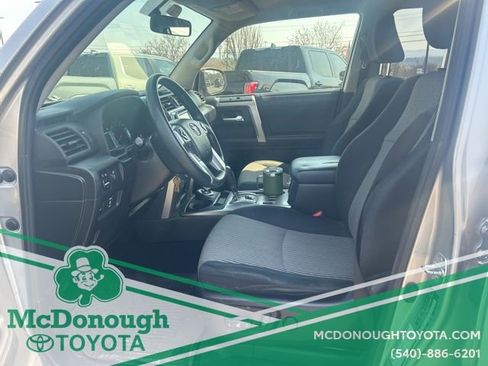 Used 2016 Toyota 4Runner SR5 AWD/4WD image 11