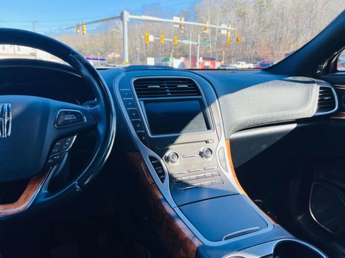 Used 2016 Lincoln MKX Select w/ Select Plus Package image 29