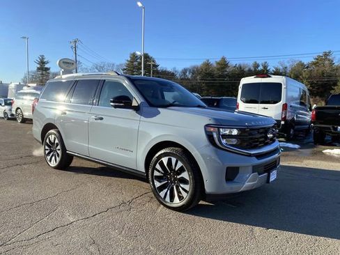 Used 2025 Ford Expedition Platinum w/ Driver's Package image 1