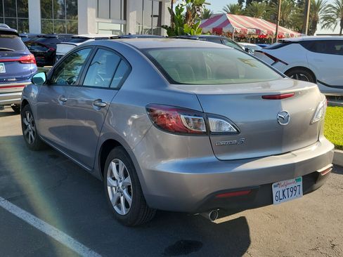 Used 2010 MAZDA MAZDA3 i Touring FWD image 3