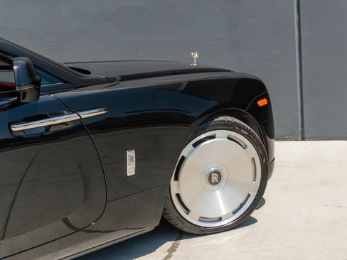 Used 2019 Rolls-Royce Dawn RWD image 49
