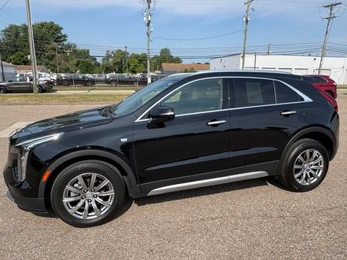Used 2023 Cadillac XT4 Premium Luxury w/ Cold Weather Package AWD/4WD image 2