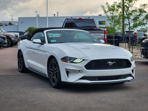 Used 2018 Ford Mustang Premium RWD image 3