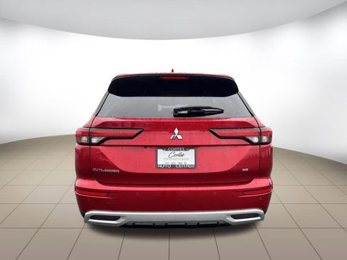 Used 2024 Mitsubishi Outlander SE image 6