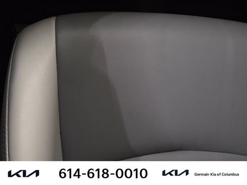Used 2020 Toyota RAV4 XLE Premium AWD/4WD image 27