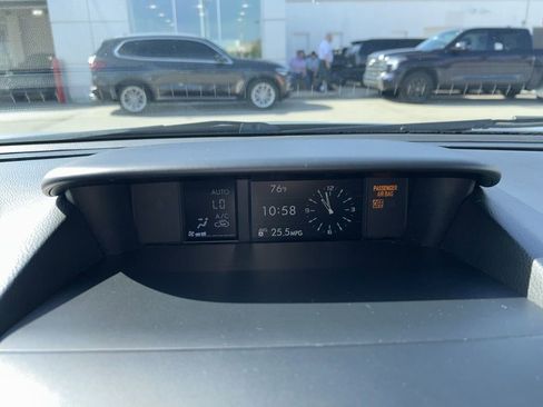 Used 2018 Subaru Forester 2.5i Premium w/ Popular Package #3B AWD/4WD image 13