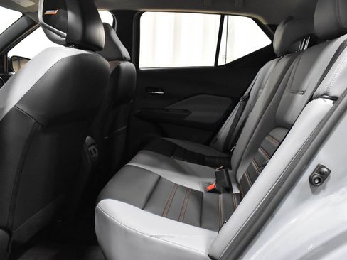 Used 2023 Nissan Kicks SR w/ SR Premium Package image 5