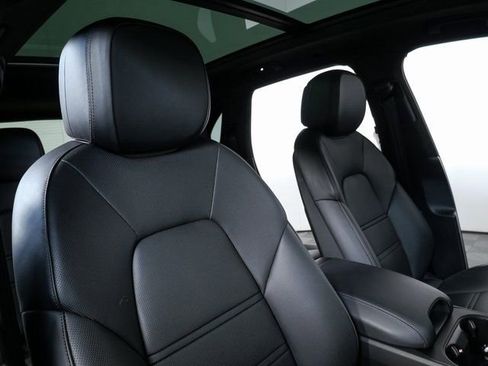 Certified 2025 Porsche Cayenne GTS image 22